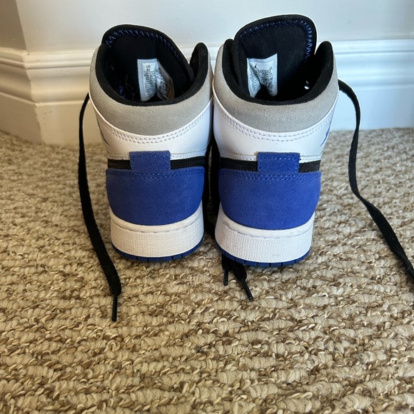 Jordan 1 Mid SE - Picture 3 of 3